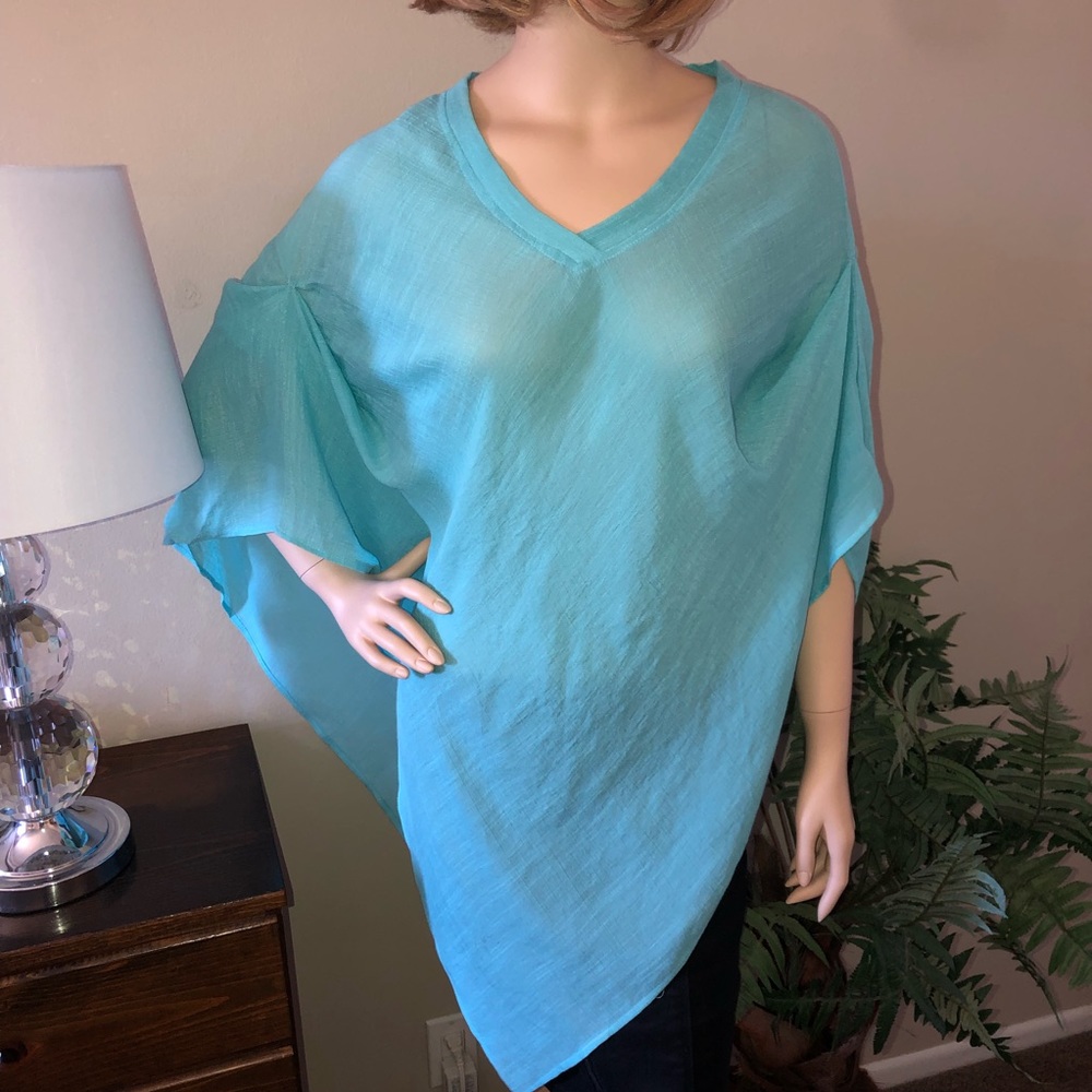 NWOT Gaya Aqua Gauzy Chiffon Poncho Top